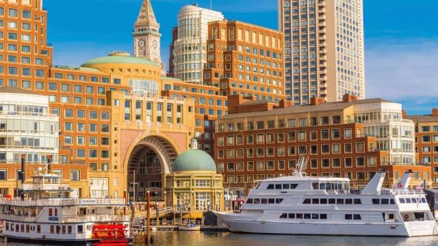 Beberapa Larangan Ketika Menggunakan Transportasi Air di Rowes Wharf